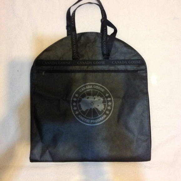 CANADA GOOSE BLACK ARCTIC PROGRAM GARMENT BAG NWOT